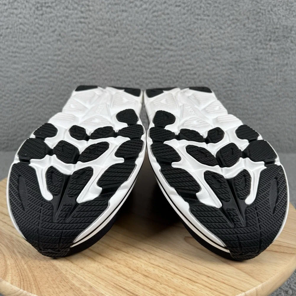 Hoka One One Clifton 10 Mens Size 9 EE Wide Black White Running Shoes Sneakers‎